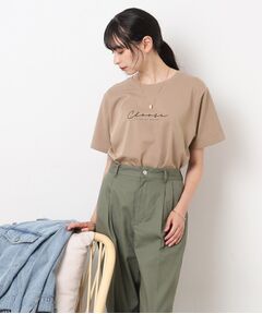 大人の華奢ロゴ　シンプルTシャツ