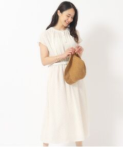 【無理せずキレイ】夏のお出かけに 女性らしさあふれる ドットプリントワンピース