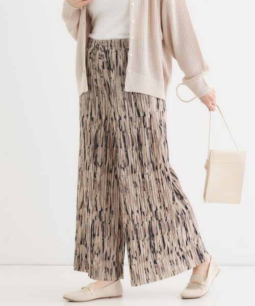 SHOO・LA・RUE/シューラルー 【S-LL】柄プリーツ イージーワイドパンツ ネイビー(494) 03(L) SHOO・LA・RUE/シューラルー 【S-LL】柄プリーツ イージーワイドパンツ ネイビー(494) 03(L)