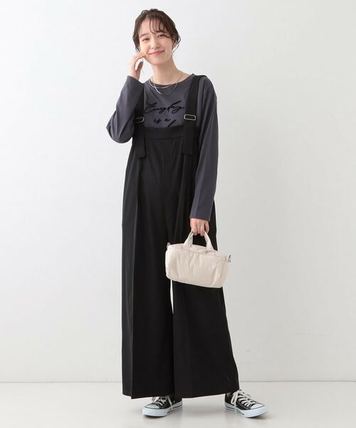 AULA  オールインワン  カーキ色  新品 ゆるシルエットで大人見せ タック入りオールインワン