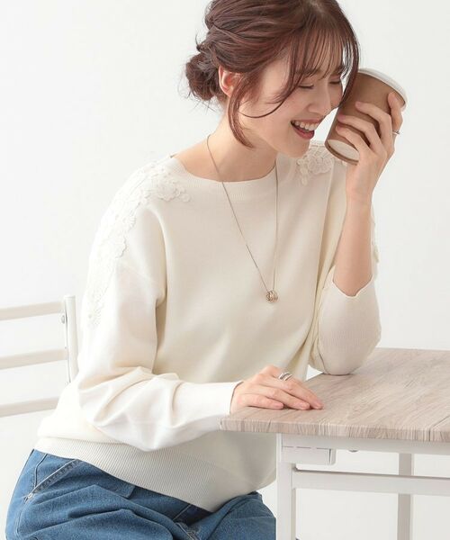 SHOO・LA・RUE/シューラルー 【S-LL】肩レースが差をつける デザインニット オフホワイト(003) 03(L) SHOO・LA・RUE/シューラルー 【S-LL】肩レースが差をつける デザインニット オフホワイト(003) 03(L)