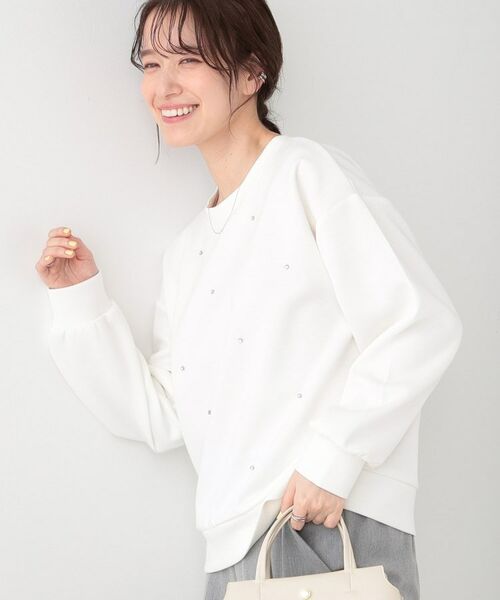 SHOO・LA・RUE/シューラルー 【S-LL】もちさら ビジュー付きトップス オフホワイト(003) 04(LL) SHOO・LA・RUE/シューラルー 【S-LL】もちさら ビジュー付きトップス オフホワイト(003) 04(LL)