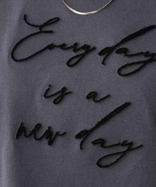 SHOO・LA・RUE / シューラルー カットソー | 【S-LL】ロゴの立体感が魅力 ブラシ刺繍ロンT | 詳細8