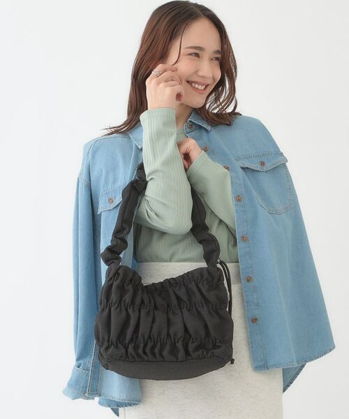 SHOO・LA・RUE/シューラルー ギャザーミニショルダーバッグ ブラック(019) 00 SHOO・LA・RUE/シューラルー ギャザーミニショルダーバッグ ブラック(019) 00