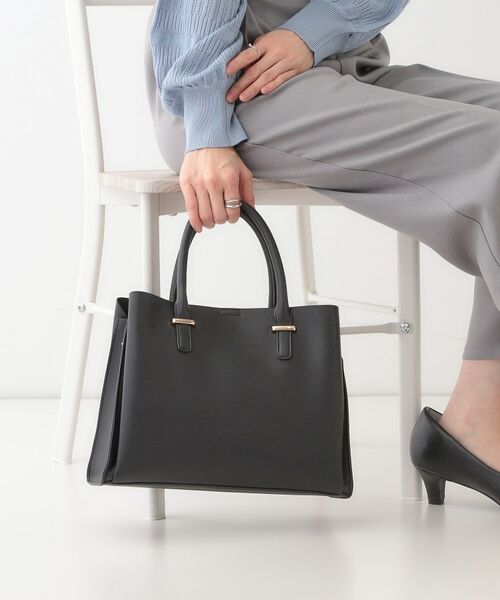 SHOO・LA・RUE/シューラルー 【2WAY/通勤/セレモニー】きれいめコーデに 3層トートバッグ ブラック(019) 00 SHOO・LA・RUE/シューラルー 【2WAY/通勤/セレモニー】きれいめコーデに 3層トートバッグ ブラック(019) 00