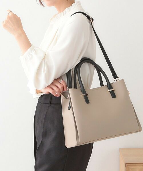SHOO・LA・RUE/シューラルー 【2WAY/通勤/セレモニー】きれいめコーデに 3層トートバッグ ベージュ(552) 00 SHOO・LA・RUE/シューラルー 【2WAY/通勤/セレモニー】きれいめコーデに 3層トートバッグ ベージュ(552) 00