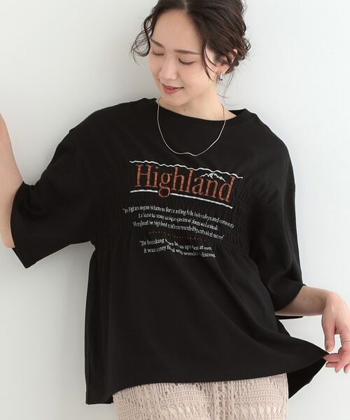 SHOO・LA・RUE/シューラルー 胸シャーリング ロゴTシャツ ブラック(019) 00(FREE) SHOO・LA・RUE/シューラルー 胸シャーリング ロゴTシャツ ブラック(019) 00(FREE)