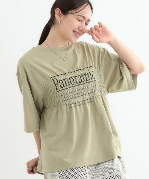 SHOO・LA・RUE/シューラルー 胸シャーリング ロゴTシャツ オリーブグリーン(026) 00(FREE) SHOO・LA・RUE/シューラルー 胸シャーリング ロゴTシャツ オリーブグリーン(026) 00(FREE)