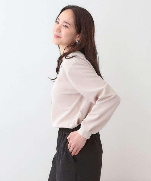 SHOO・LA・RUE / シューラルー シャツ・ブラウス | 【S-LL/2点セット】大人の上品シルエット アクセ付き Vネックトップス | 詳細2