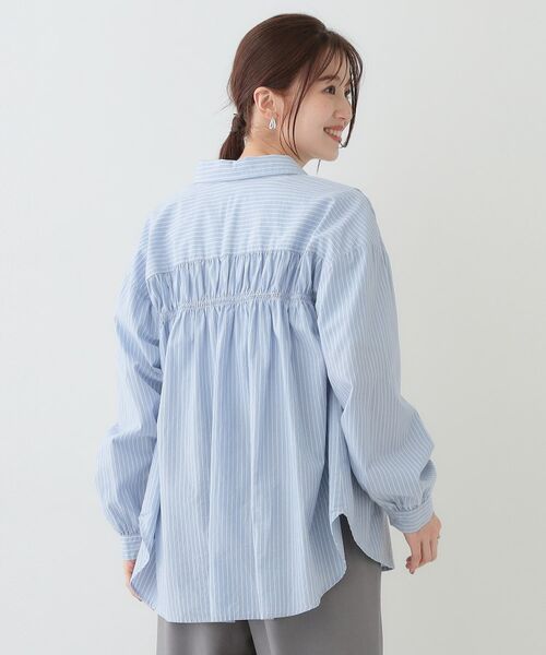 SHOO・LA・RUE / シューラルー シャツ・ブラウス | 【洗える】バックギャザーがポイント 綿ワッシャー前開きシャツ | 詳細14