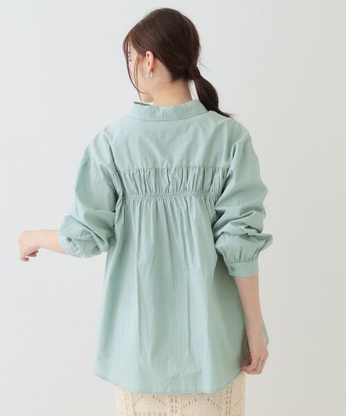 SHOO・LA・RUE / シューラルー シャツ・ブラウス | 【洗える】バックギャザーがポイント 綿ワッシャー前開きシャツ | 詳細2