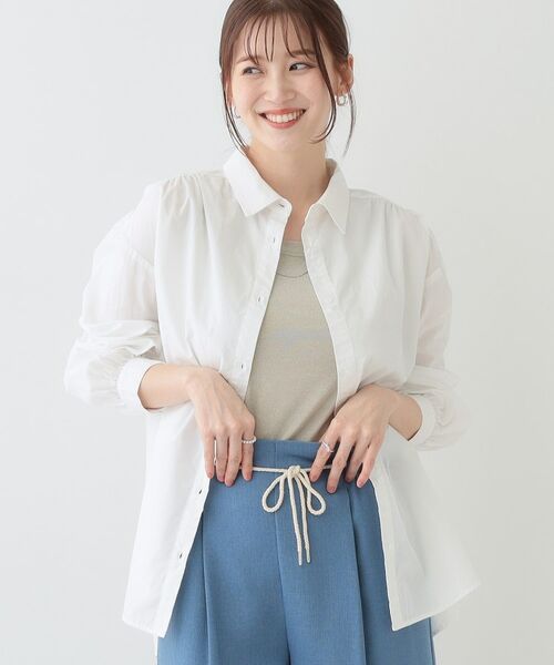 SHOO・LA・RUE/シューラルー 【洗える/S-LL】バックギャザーがポイント 綿ワッシャー前開きシャツ ホワイト(001) 02(M) SHOO・LA・RUE/シューラルー 【洗える/S-LL】バックギャザーがポイント 綿ワッシャー前開きシャツ ホワイト(001) 02(M)