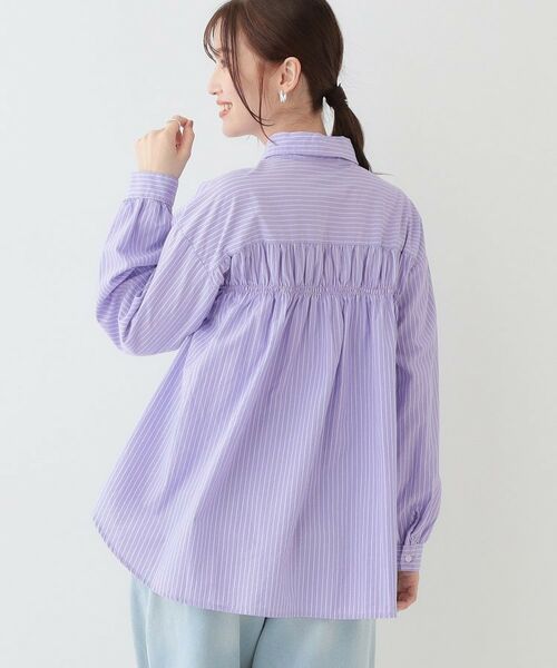 SHOO・LA・RUE/シューラルー 【洗える/S-LL】バックギャザーがポイント 綿ワッシャー前開きシャツ ラベンダー(380) 03(L) SHOO・LA・RUE/シューラルー 【洗える/S-LL】バックギャザーがポイント 綿ワッシャー前開きシャツ ラベンダー(380) 03(L)