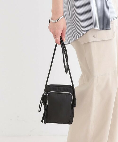 SHOO・LA・RUE/シューラルー 【撥水】立体ポケットミニショルダーバッグ ブラック(019) 00 SHOO・LA・RUE/シューラルー 【撥水】立体ポケットミニショルダーバッグ ブラック(019) 00