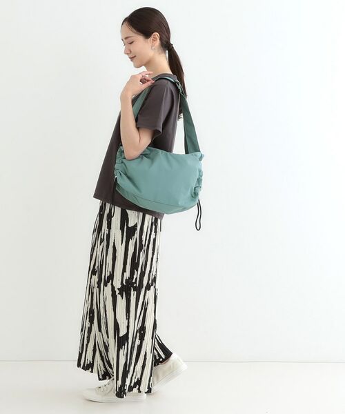 SHOO・LA・RUE / シューラルー ショルダーバッグ | 【撥水】たっぷり入る サイドドロスト ショルダーバッグ | 詳細4