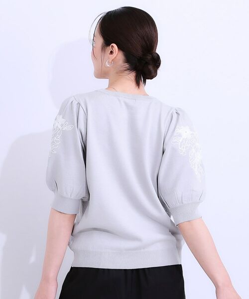 SHOO・LA・RUE / シューラルー ニット・セーター | 【S-LL】お袖刺繍がアクセント ラウンドネックニット | 詳細2