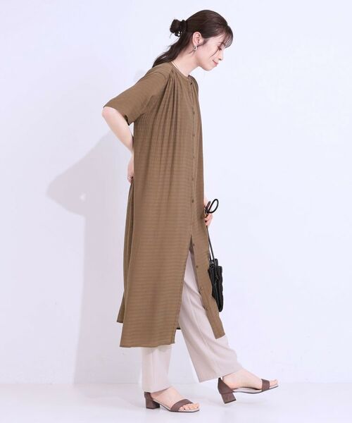 SHOO・LA・RUE / シューラルー ミニ丈・ひざ丈ワンピース | さらさら ドビーギャザー シャツワンピース | 詳細3