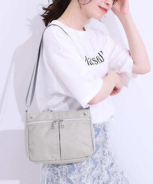 SHOO・LA・RUE/シューラルー 【撥水】フロント2ポケットショルダーバッグ グレー(012) 00 SHOO・LA・RUE/シューラルー 【撥水】フロント2ポケットショルダーバッグ グレー(012) 00