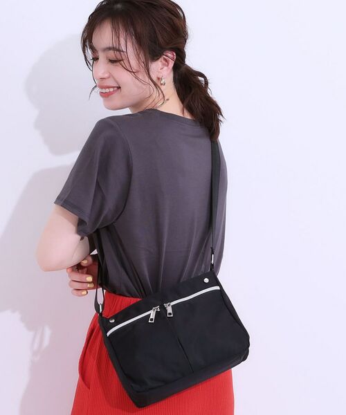 SHOO・LA・RUE/シューラルー 【撥水】フロント2ポケットショルダーバッグ ブラック(019) 00 SHOO・LA・RUE/シューラルー 【撥水】フロント2ポケットショルダーバッグ ブラック(019) 00
