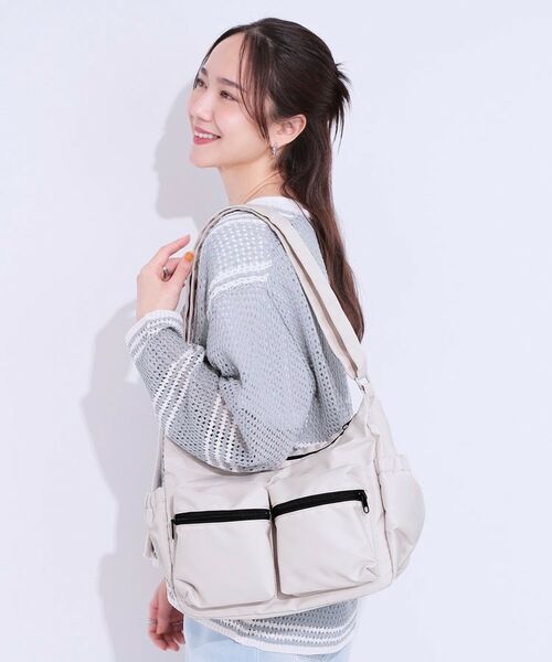 SHOO・LA・RUE/シューラルー 【撥水】立体2ポケショルダーバッグ アイボリー(004) 00 SHOO・LA・RUE/シューラルー 【撥水】立体2ポケショルダーバッグ アイボリー(004) 00