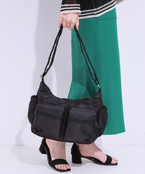 SHOO・LA・RUE/シューラルー 【撥水】立体2ポケショルダーバッグ ブラック(019) 00 SHOO・LA・RUE/シューラルー 【撥水】立体2ポケショルダーバッグ ブラック(019) 00