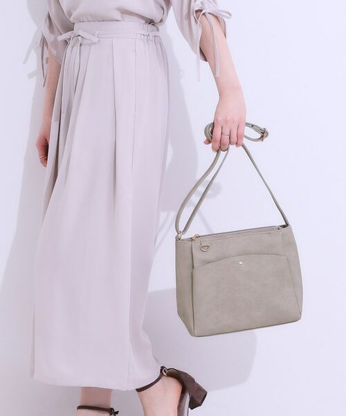 SHOO・LA・RUE/シューラルー あおりポケットショルダーバッグ グレー(012) 00 SHOO・LA・RUE/シューラルー あおりポケットショルダーバッグ グレー(012) 00
