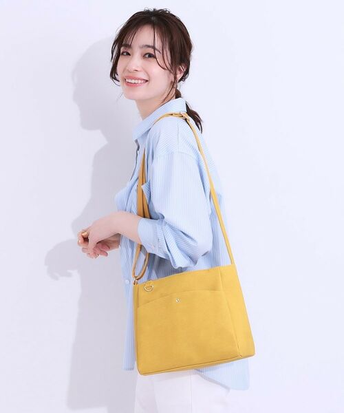 SHOO・LA・RUE/シューラルー あおりポケットショルダーバッグ イエロー(032) 00 SHOO・LA・RUE/シューラルー あおりポケットショルダーバッグ イエロー(032) 00