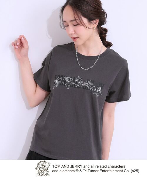 SHOO・LA・RUE/シューラルー 【TOM and JERRY 別注】ベーシックTシャツ チャコールグレー(214) 03(L) SHOO・LA・RUE/シューラルー 【TOM and JERRY 別注】ベーシックTシャツ チャコールグレー(214) 03(L)