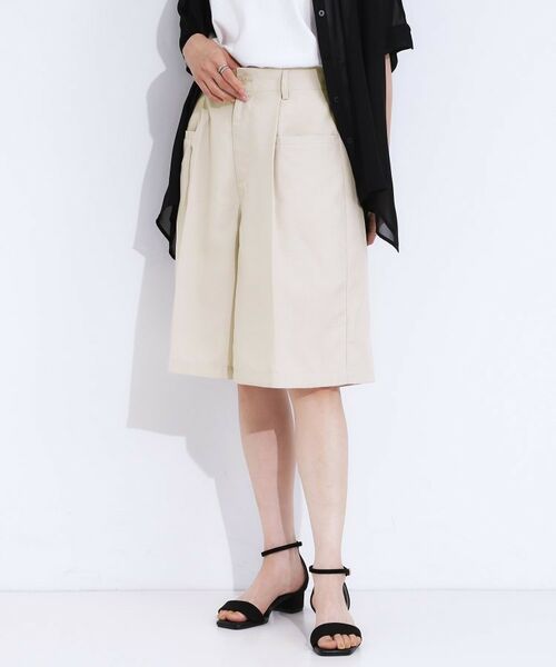 SHOO・LA・RUE/シューラルー 【S-LL】大人のための 麻調タックハーフパンツ グレージュ(050) 02(M) SHOO・LA・RUE/シューラルー 【S-LL】大人のための 麻調タックハーフパンツ グレージュ(050) 02(M)