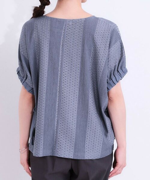 SHOO・LA・RUE / シューラルー シャツ・ブラウス | 【S-LL/二の腕カバー】お袖ギャザーリボン アイレット刺繍トップス | 詳細15