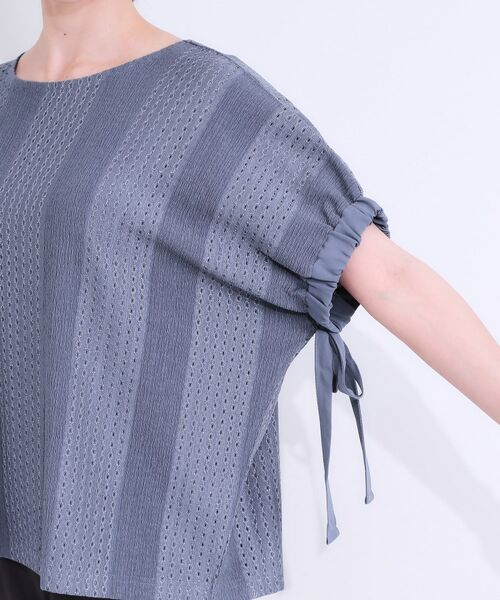 SHOO・LA・RUE / シューラルー シャツ・ブラウス | 【S-LL/二の腕カバー】お袖ギャザーリボン アイレット刺繍トップス | 詳細17