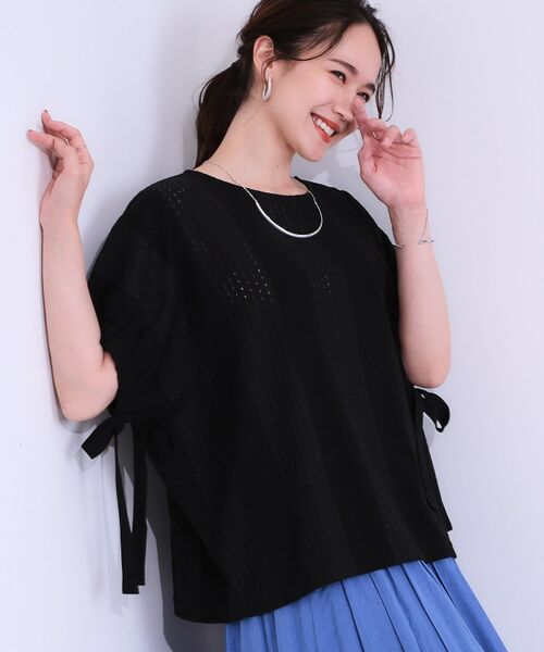SHOO・LA・RUE/シューラルー 【S-LL/二の腕カバー】お袖ギャザーリボン アイレット刺繍トップス ブラック(019) 02(M) SHOO・LA・RUE/シューラルー 【S-LL/二の腕カバー】お袖ギャザーリボン アイレット刺繍トップス ブラック(019) 02(M)