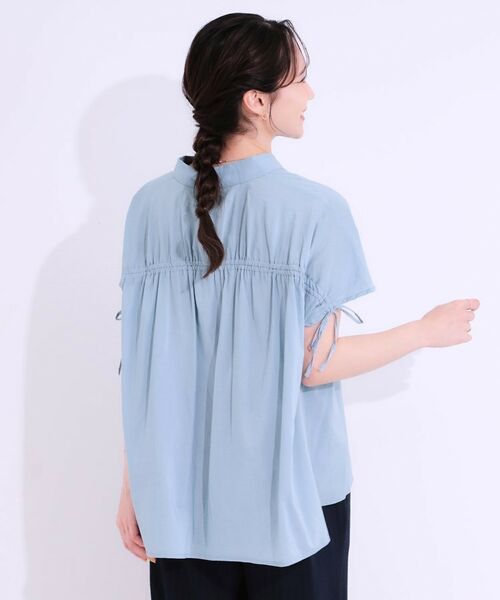 SHOO・LA・RUE / シューラルー シャツ・ブラウス | 【S-LL/ひんやり】後ろ姿も抜かりなく インせず着られる バックギャザーシャツ | 詳細2