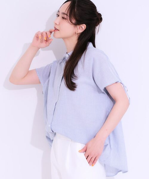 SHOO・LA・RUE / シューラルー シャツ・ブラウス | 【S-LL/ひんやり】後ろ姿も抜かりなく インせず着られる バックギャザーシャツ(ブルー(393))