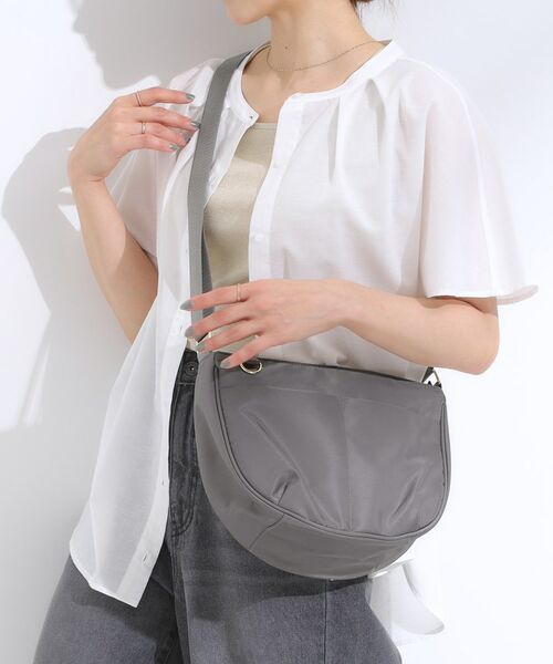 SHOO・LA・RUE / シューラルー ショルダーバッグ | 【撥水】フロントポケットハーフムーンショルダーバッグ | 詳細3