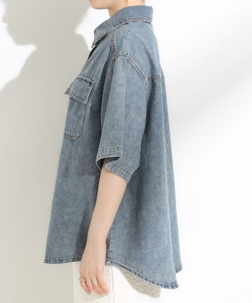 SHOO・LA・RUE / シューラルー シャツ・ブラウス | 【S-LL】こなれ感ある着こなしに ケミカルウォッシュ5分袖デニムシャツ | 詳細14
