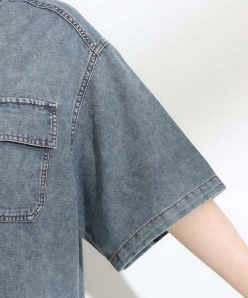 SHOO・LA・RUE / シューラルー シャツ・ブラウス | 【S-LL】こなれ感ある着こなしに ケミカルウォッシュ5分袖デニムシャツ | 詳細18