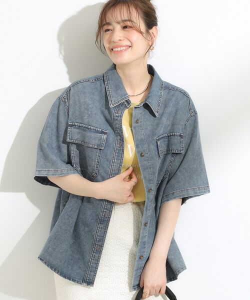 SHOO・LA・RUE / シューラルー シャツ・ブラウス | 【S-LL】こなれ感ある着こなしに ケミカルウォッシュ5分袖デニムシャツ(ブルー(092))