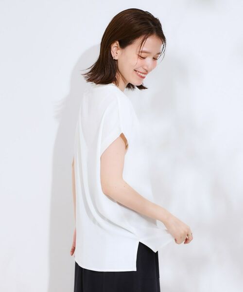 SHOO・LA・RUE / シューラルー シャツ・ブラウス | 【S-LL/ひんやり/洗濯後しわになりにくい】程よいシアー感 ロゴTシャツブラウス | 詳細2