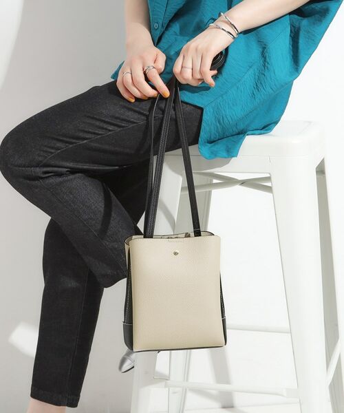 SHOO・LA・RUE / シューラルー ショルダーバッグ | 【軽量】ふわっと軽い3層ショルダーバッグ(グレー(512))