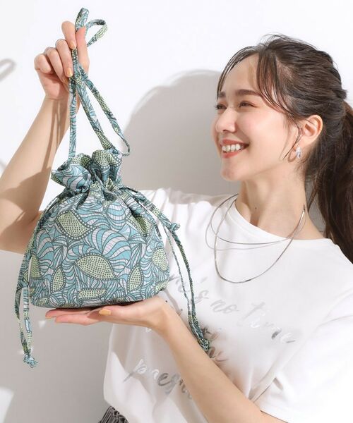 SHOO・LA・RUE / シューラルー ショルダーバッグ | ころんとしたフォルムが魅力 ラタプリント 巾着ショルダーバッグ(グリーン(122))