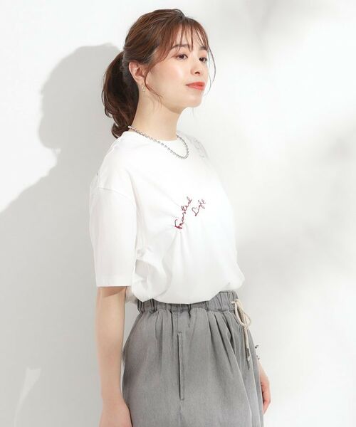 SHOO・LA・RUE / シューラルー Tシャツ | 【ひんやり】大人のカジュアルスタイルに レタリング刺繍Tシャツ | 詳細2