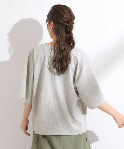 SHOO・LA・RUE / シューラルー カットソー | 【洗える】Vネックですっきり見え ロゴトップス | 詳細2