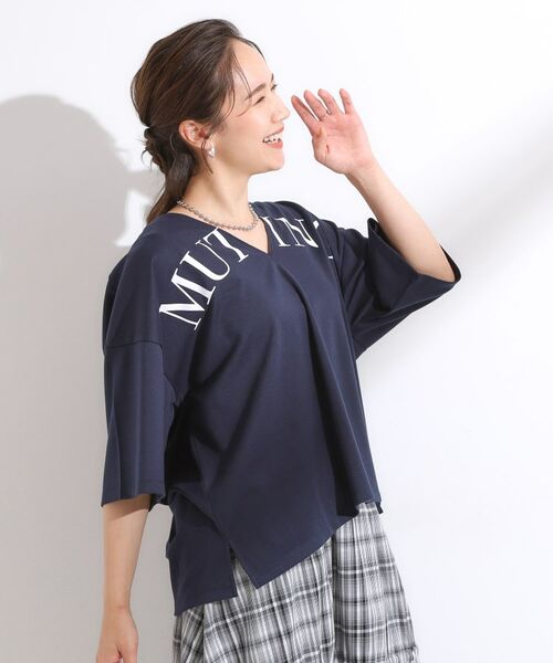 SHOO・LA・RUE / シューラルー カットソー | 【洗える】Vネックですっきり見え ロゴトップス | 詳細6