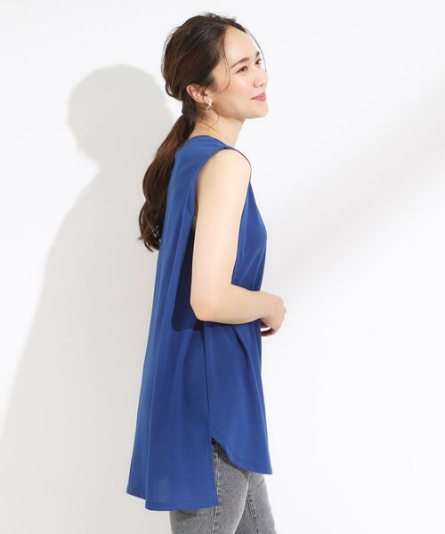 SHOO・LA・RUE / シューラルー チュニック | 【汗ジミ軽減/ひんやり/UV】大人のヘルシーな着こなしに タックノースリーブチュニック | 詳細10