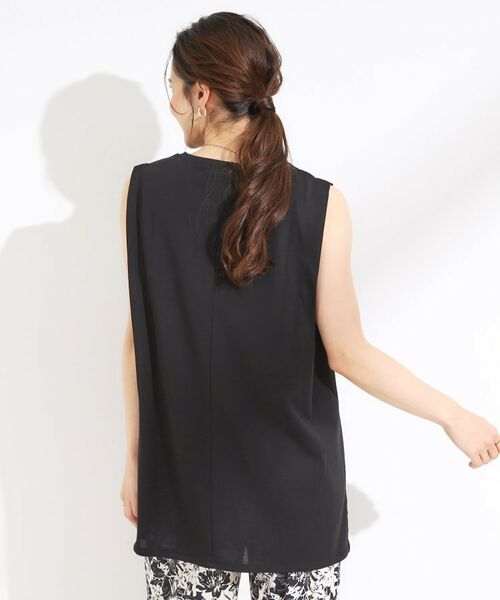 SHOO・LA・RUE / シューラルー チュニック | 【汗ジミ軽減/ひんやり/UV】大人のヘルシーな着こなしに タックノースリーブチュニック | 詳細6