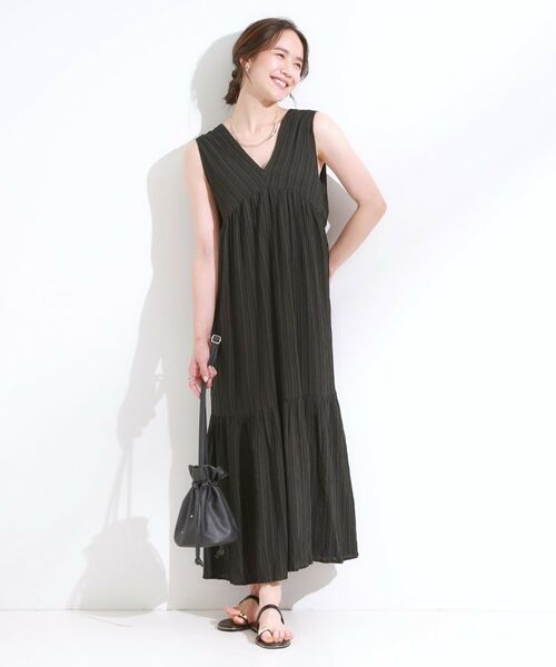 SHOO・LA・RUE / シューラルー ロング・マキシ丈ワンピース | 【S-LL】後ろ姿も抜かりなく 1枚でサマ見え ティアードワンピース | 詳細1