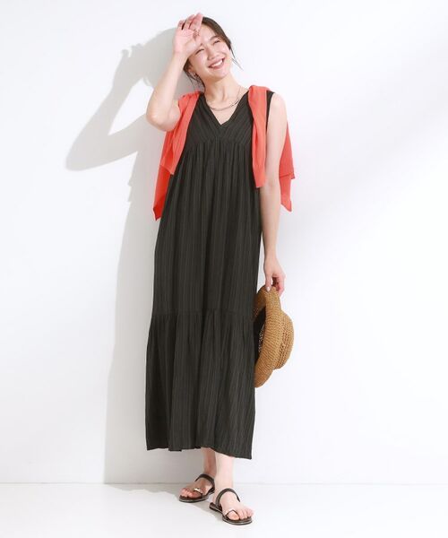 SHOO・LA・RUE / シューラルー ロング・マキシ丈ワンピース | 【S-LL】後ろ姿も抜かりなく 1枚でサマ見え ティアードワンピース | 詳細3