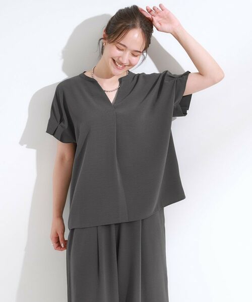 SHOO・LA・RUE / シューラルー シャツ・ブラウス | 【S-LL/セットアップ可/ひんやり】きちんと見えで上品 お袖タック スキッパーブラウス | 詳細1