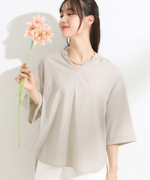SHOO・LA・RUE / シューラルー シャツ・ブラウス | 【S-LL/洗濯後しわになりにくい】バックギャザーがアクセント スッキパーブラウス(グレージュ(050))